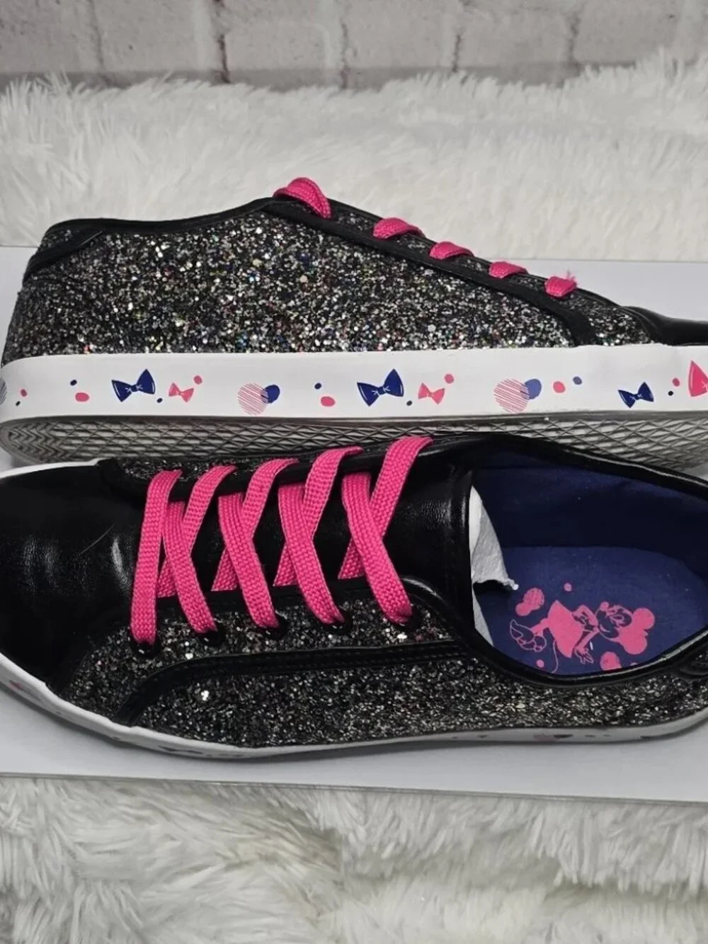Disney Minnie Mouse Glitter Sneakers Pink Laces Women's Size 10